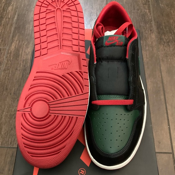 Womens Jordan 1 Low. Gucci colorway!!! Brand new dead stock. - Picture 2 of 4